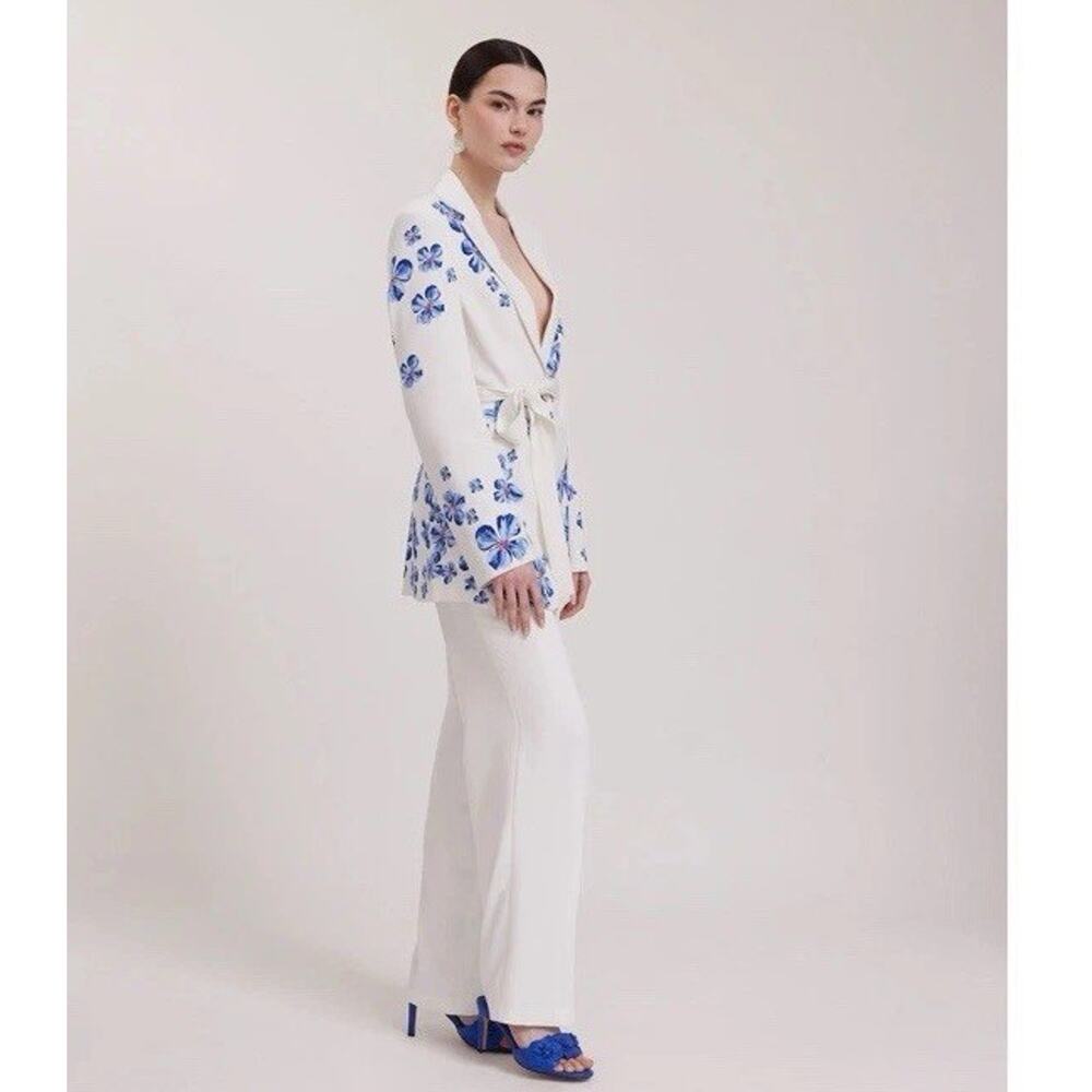 Anne Fontaine White Blazer with Blue Floral Print, new with tags sz 6, no belt - Picture 8 of 16
